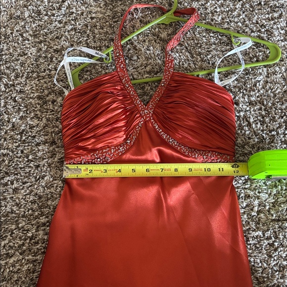 Formal Dress - Picture 5 of 7